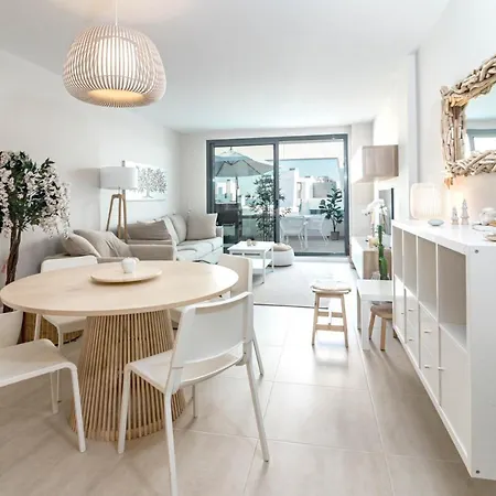 Apartment Vg12- Modern Family In Vanian Gardens *