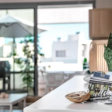 Apartment Vg12- Modern Family In Vanian Gardens *